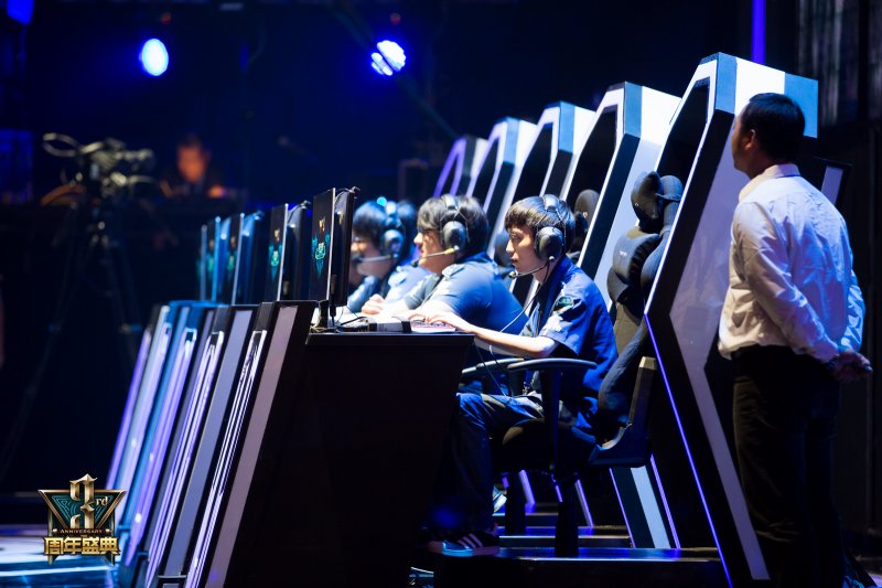 LOL世界赛抽签结果：FPX小组赛交手DK，EDG遇上T1